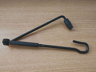 做汽車千斤頂手搖桿成型產(chǎn)品，選貝朗線材折彎機(jī)